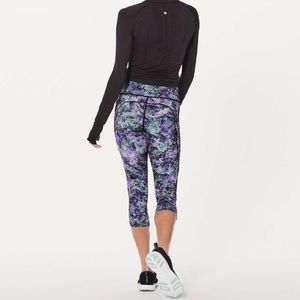 Lululemon Fast & Free Crop II Nulux 19"
Vivid Vision Multi Black